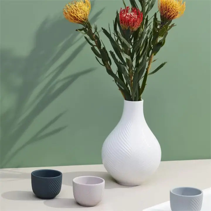 WHITE FOLIA BULB VASE